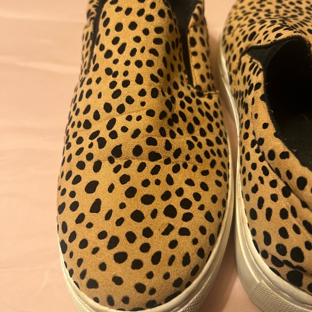 Womans Casual Slip-on Sneakers